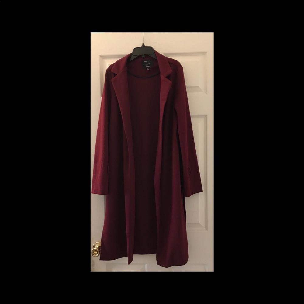 Long burgundy coat 🧥